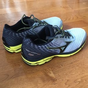 Mizuno waverider 19 (New)